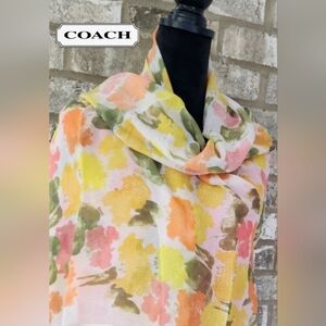 COACH Floral Print Oblong Silk Scarf in SOLD OUT Retro Timeless Floral Print NWT